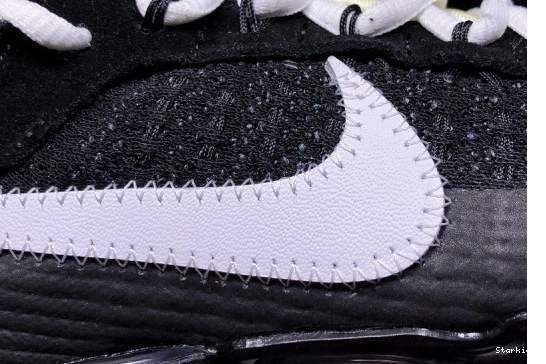  AA3831-001 VaporMax O-W Air 0318